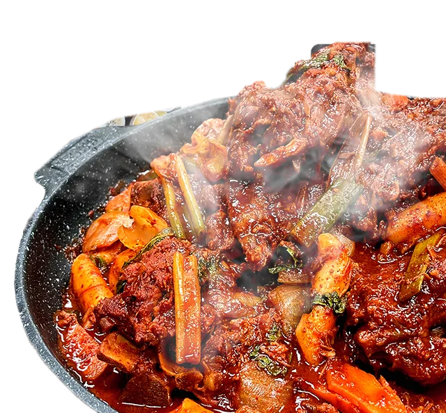 김이 오르는 매운 감자탕 찜